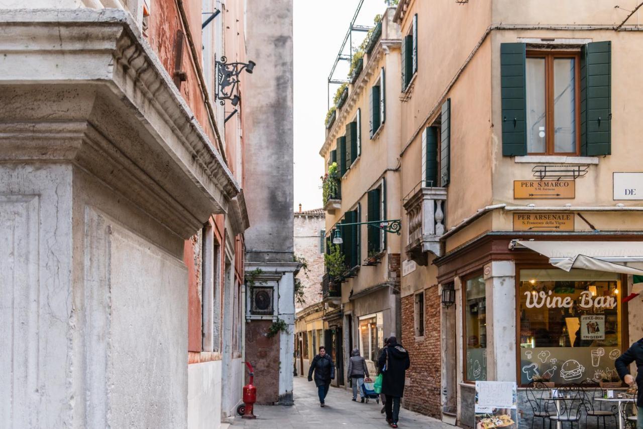 Doge'S Pantheon & St.Mark School In Hidden Venice Veneza Exterior foto