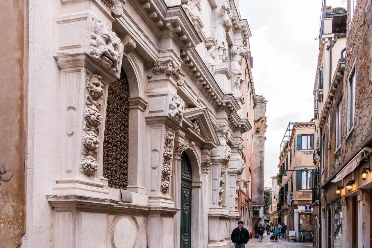 Doge'S Pantheon & St.Mark School In Hidden Venice Veneza Exterior foto