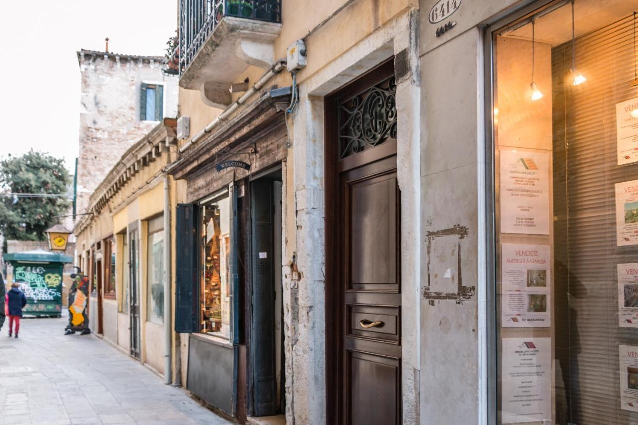 Doge'S Pantheon & St.Mark School In Hidden Venice Veneza Exterior foto